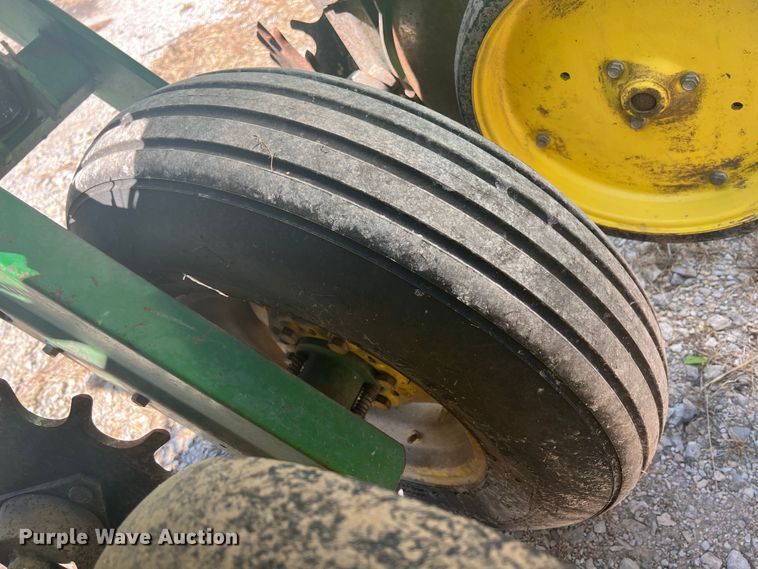 image for item HL9018 John Deere 7200  planter