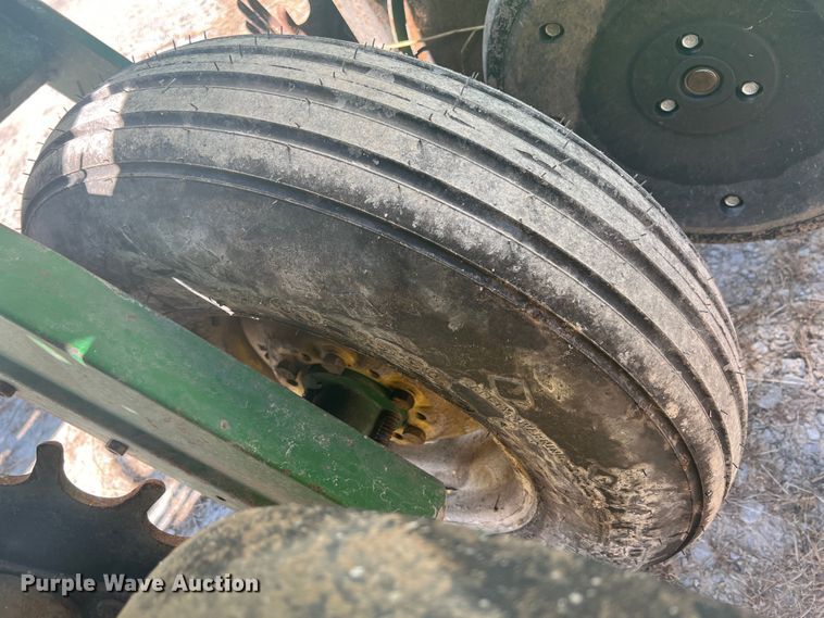 image for item HL9018 John Deere 7200  planter