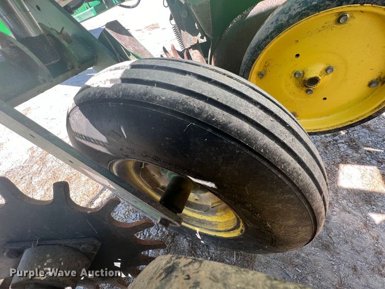 image for item HL9018 John Deere 7200  planter
