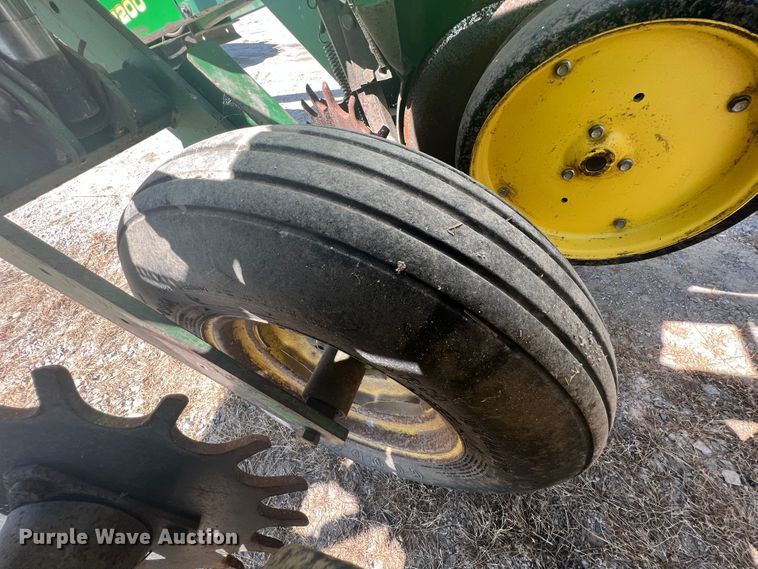 image for item HL9018 John Deere 7200  planter