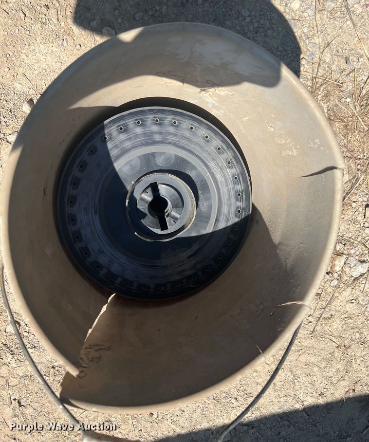 image for item HL9018 John Deere 7200  planter