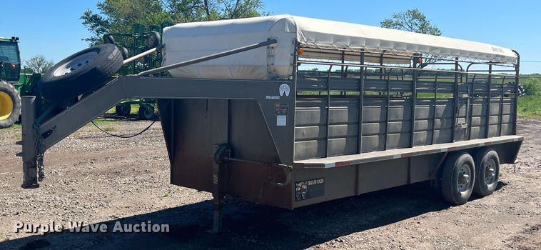 image for item HL9026 2004 W-W Trailers  livestock trailer