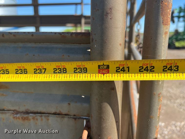 image for item HL9026 2004 W-W Trailers  livestock trailer