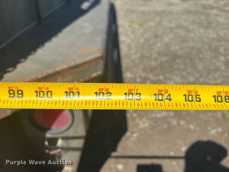 image for item HL9026 2004 W-W Trailers  livestock trailer