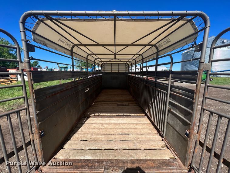 image for item HL9026 2004 W-W Trailers  livestock trailer