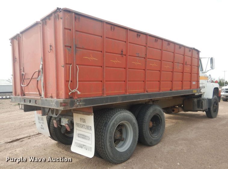 image for item HU9410 1973 Ford 880  grain truck