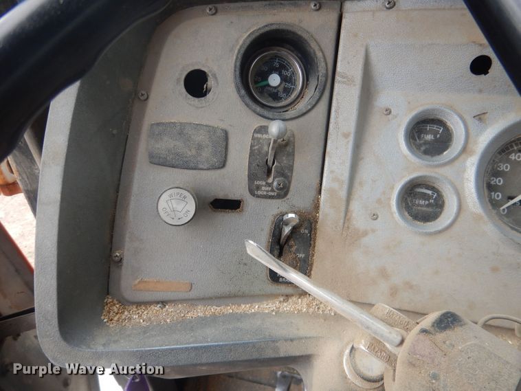 image for item HU9410 1973 Ford 880  grain truck