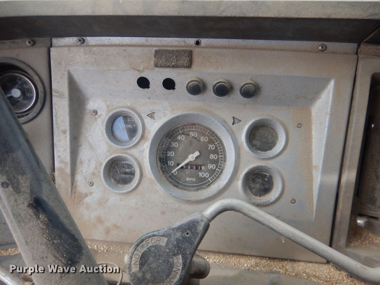 image for item HU9410 1973 Ford 880  grain truck