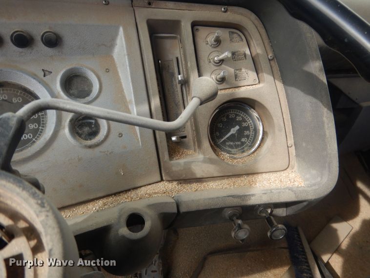 image for item HU9410 1973 Ford 880  grain truck