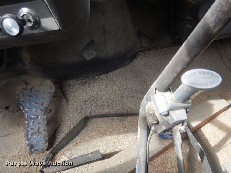 image for item HU9410 1973 Ford 880  grain truck