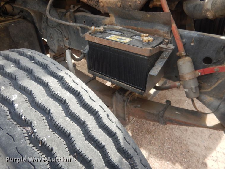 image for item HU9410 1973 Ford 880  grain truck