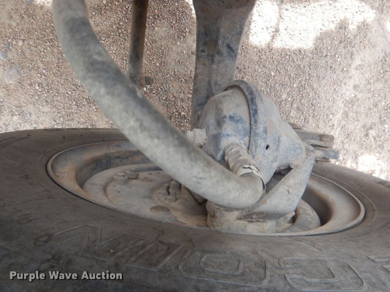 image for item HU9410 1973 Ford 880  grain truck