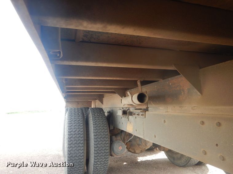 image for item HU9410 1973 Ford 880  grain truck