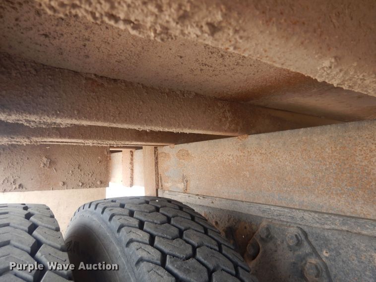 image for item HU9410 1973 Ford 880  grain truck