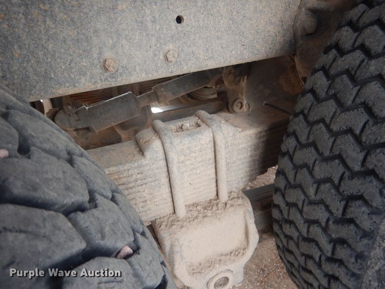 image for item HU9410 1973 Ford 880  grain truck