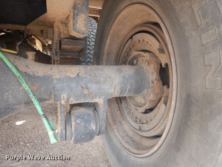 image for item HU9410 1973 Ford 880  grain truck