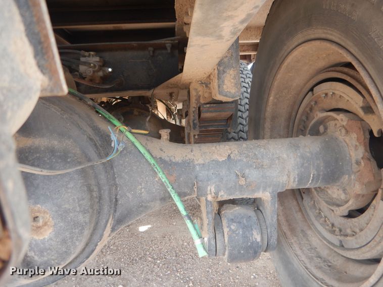 image for item HU9410 1973 Ford 880  grain truck