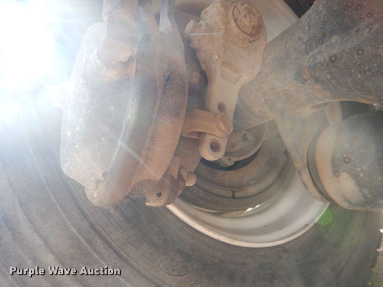 image for item HU9410 1973 Ford 880  grain truck