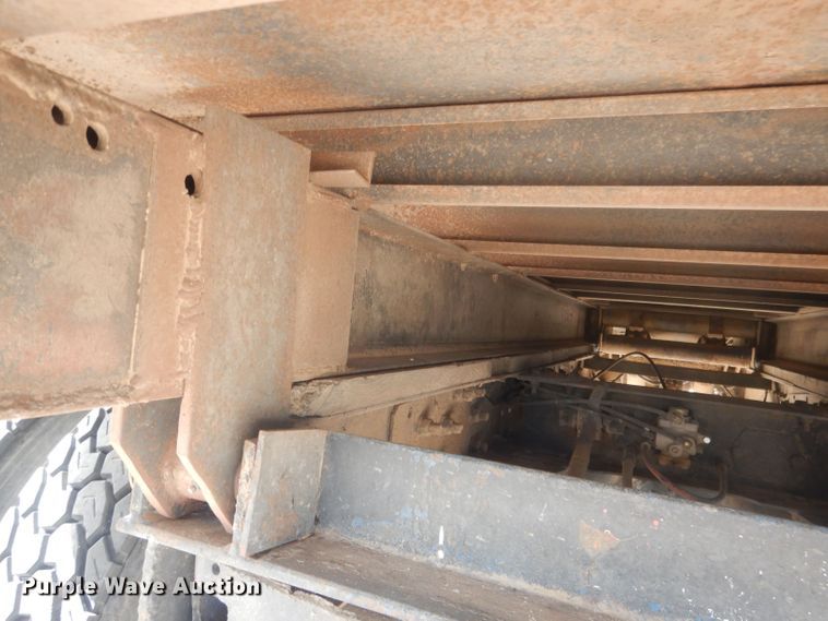 image for item HU9410 1973 Ford 880  grain truck