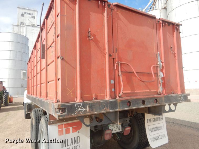 image for item HU9410 1973 Ford 880  grain truck