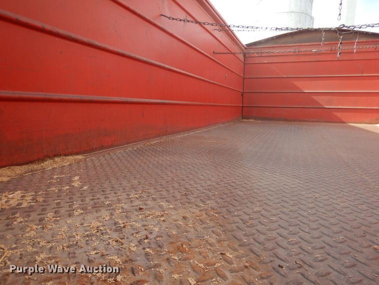 image for item HU9410 1973 Ford 880  grain truck