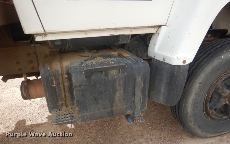 image for item HU9410 1973 Ford 880  grain truck