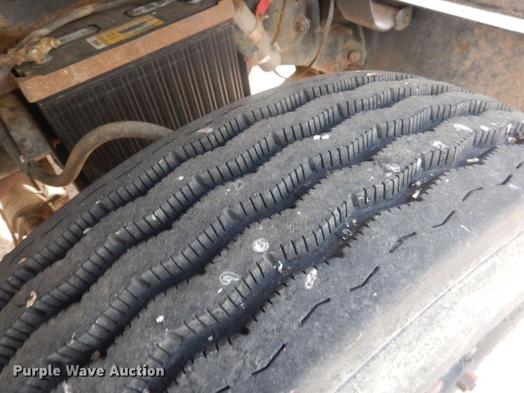 image for item HU9410 1973 Ford 880  grain truck