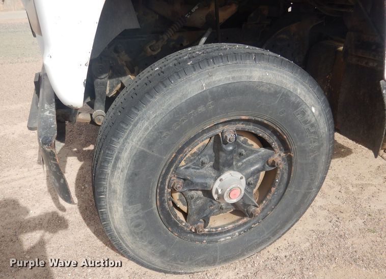 image for item HU9410 1973 Ford 880  grain truck