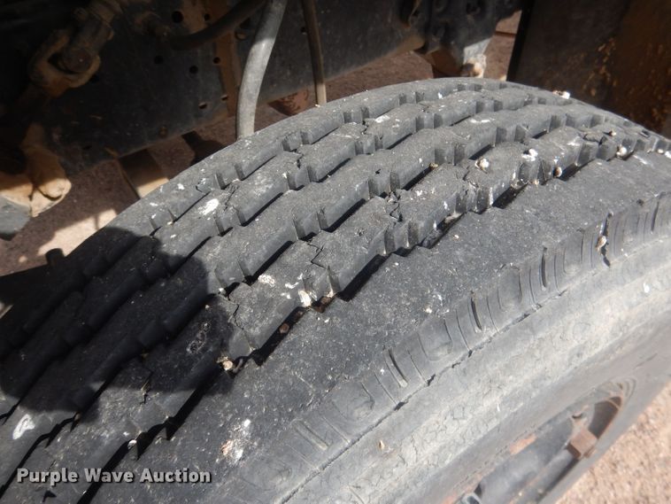 image for item HU9410 1973 Ford 880  grain truck