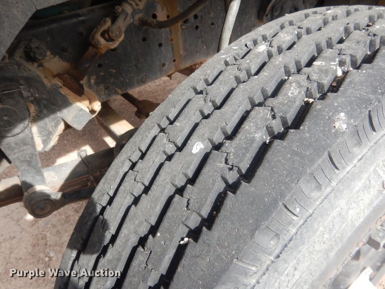 image for item HU9410 1973 Ford 880  grain truck