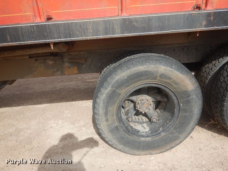 image for item HU9410 1973 Ford 880  grain truck