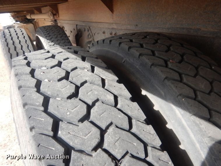 image for item HU9410 1973 Ford 880  grain truck