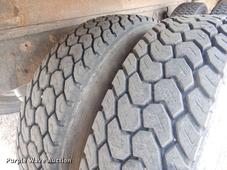 image for item HU9410 1973 Ford 880  grain truck