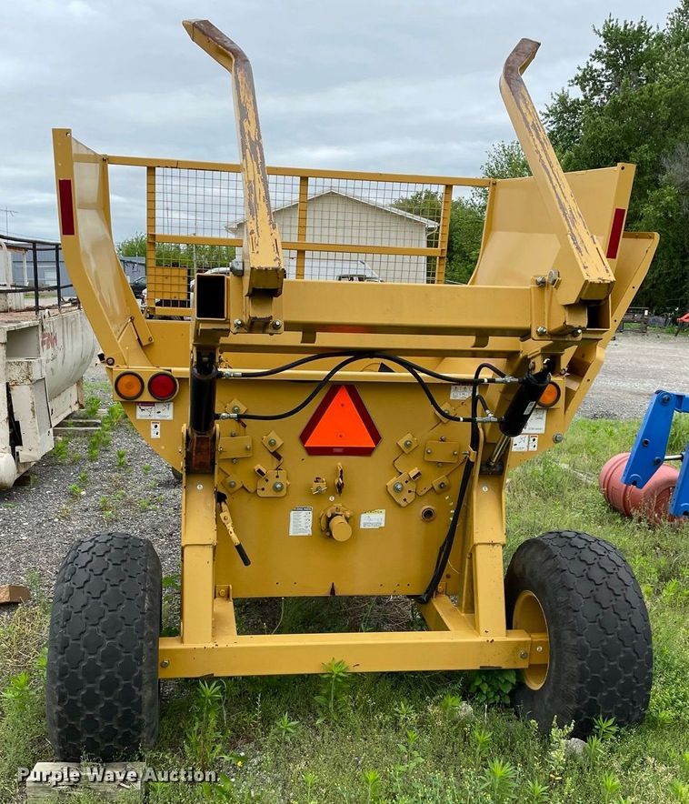 image for item JC9870 2009 Vermeer BP8000  bale processor