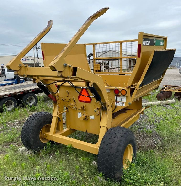 image for item JC9870 2009 Vermeer BP8000  bale processor