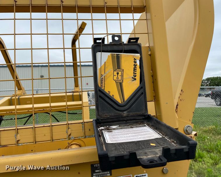 image for item JC9870 2009 Vermeer BP8000  bale processor