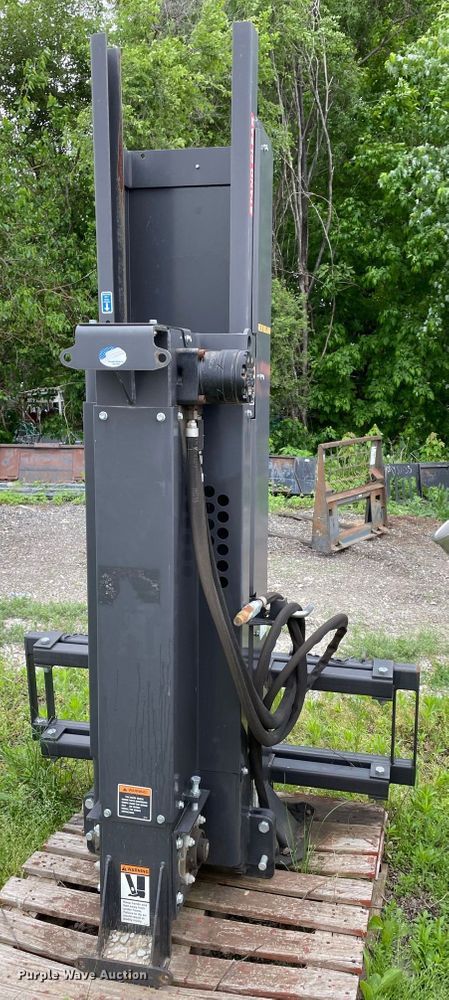 image for item JC9872 2014 New Holland  skid steer post driver