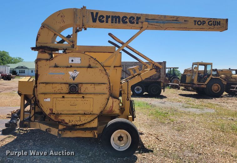 image for item JL9444 2000 Vermeer Top Gun  bale processor