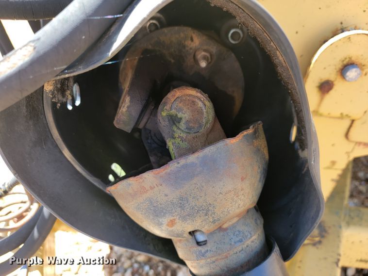 image for item JL9444 2000 Vermeer Top Gun  bale processor