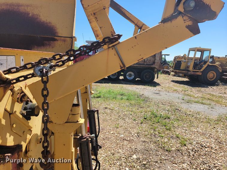 image for item JL9444 2000 Vermeer Top Gun  bale processor