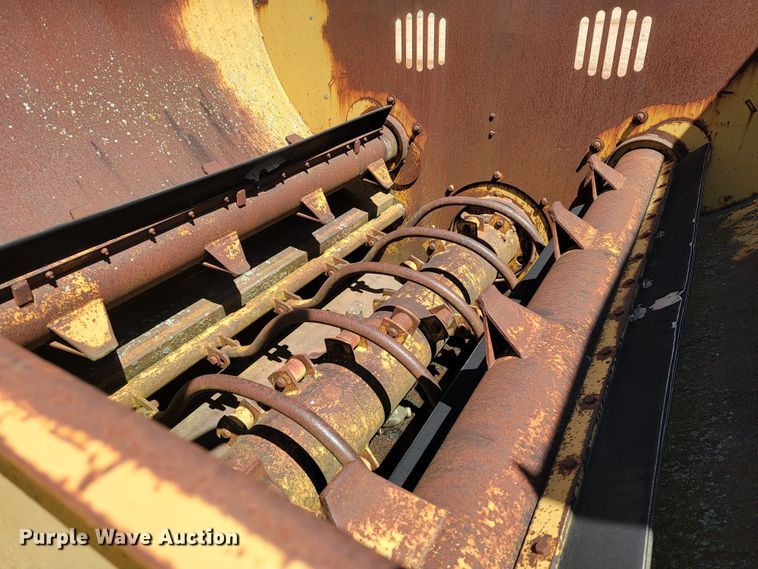 image for item JL9444 2000 Vermeer Top Gun  bale processor