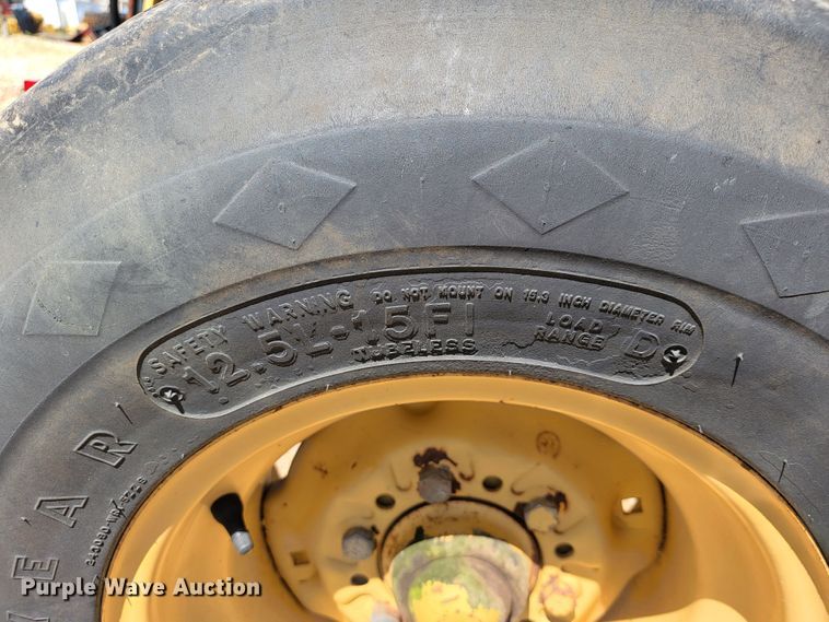 image for item JL9444 2000 Vermeer Top Gun  bale processor