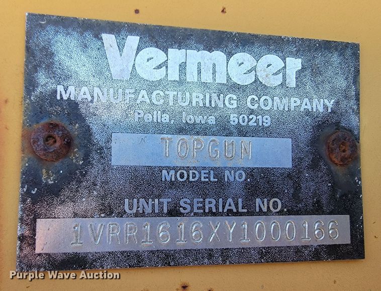image for item JL9444 2000 Vermeer Top Gun  bale processor