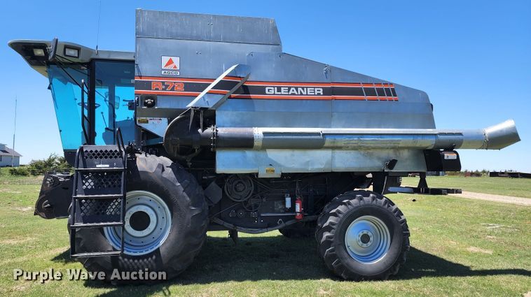 image for item KC9476 1992 Gleaner R72  RWA combine