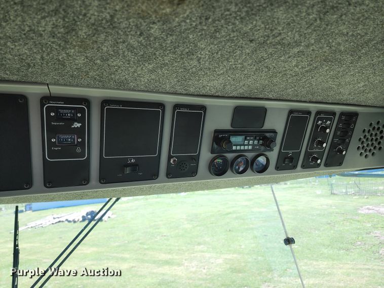 image for item KC9476 1992 Gleaner R72  RWA combine