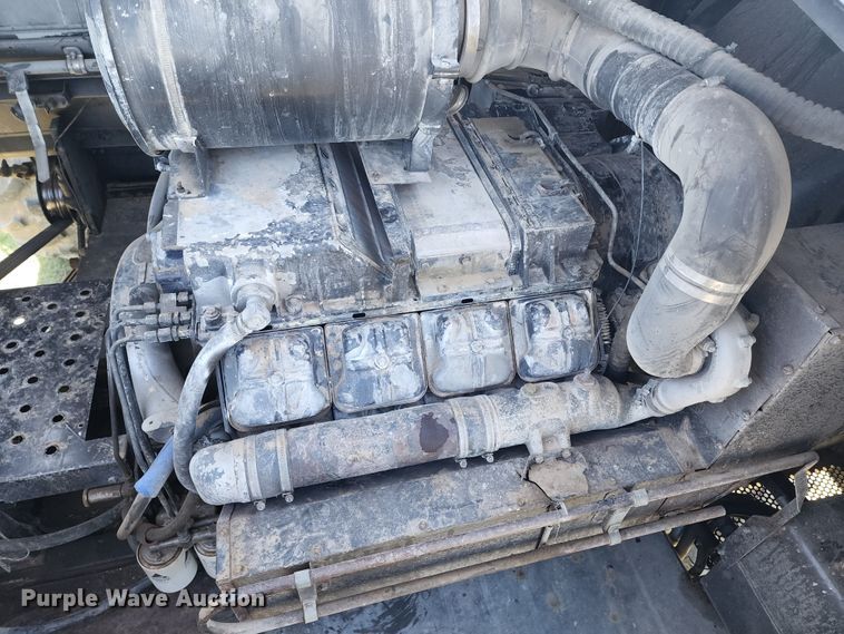 image for item KC9476 1992 Gleaner R72  RWA combine