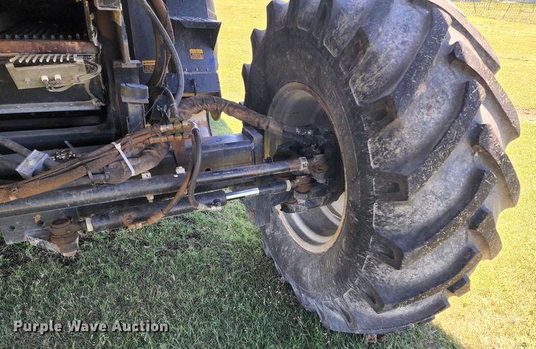 image for item KC9476 1992 Gleaner R72  RWA combine