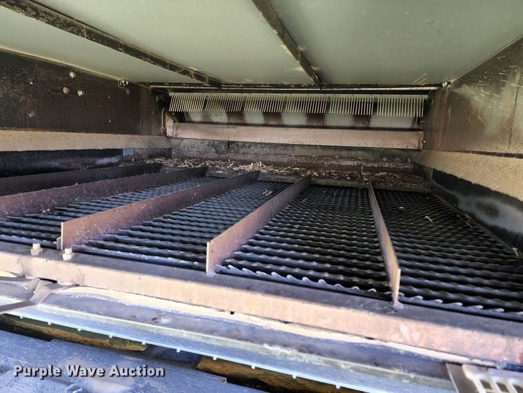 image for item KC9476 1992 Gleaner R72  RWA combine