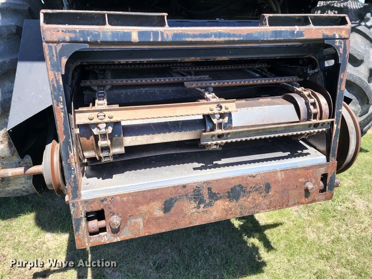 image for item KC9476 1992 Gleaner R72  RWA combine