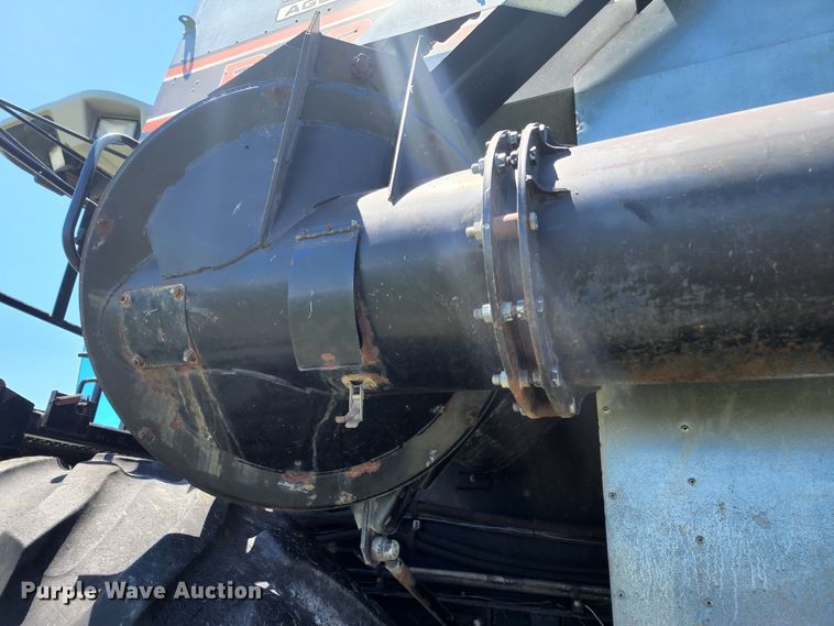 image for item KC9476 1992 Gleaner R72  RWA combine